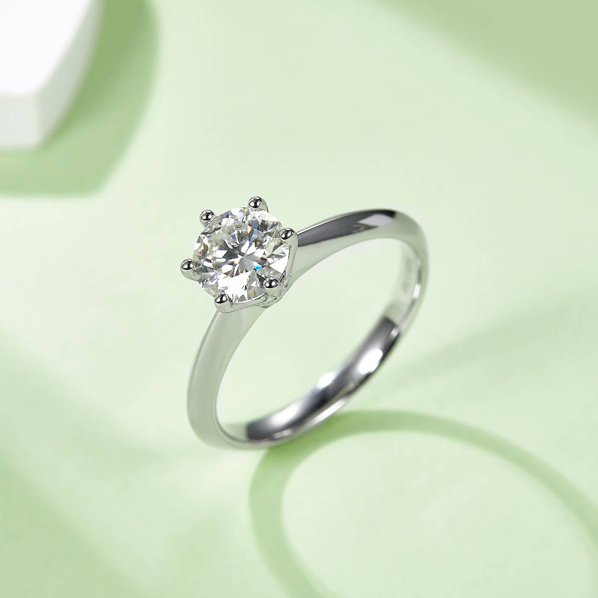 Straight arm classic six claw T home S925 silver plated platinum Moissanite women's ring 1 carat D-grade